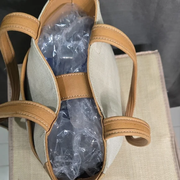 *SALE Coach VINTAGE Bleecker Tan and Cream Canvas Tote - Picture 10 of 16